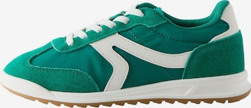 Next Сникърси в зелено: отпред