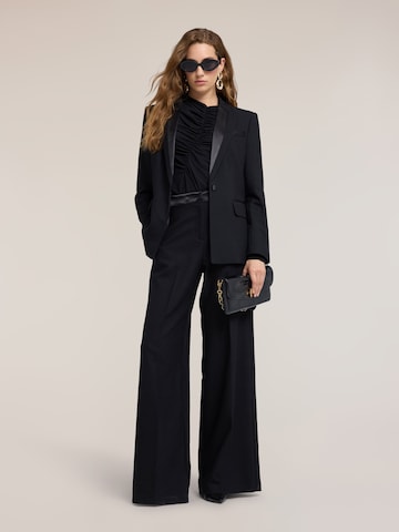 MOTIVI Blazer in Black