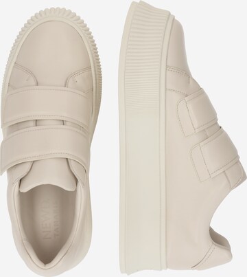 NEWD.Tamaris Sneakers laag in Beige