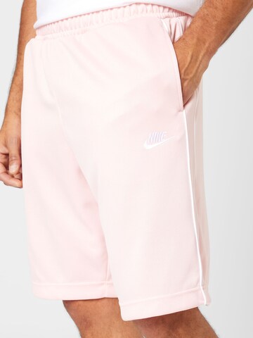 Regular Pantalon Nike Sportswear en rouge