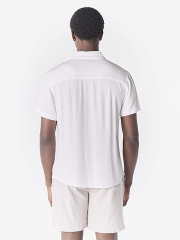 KOROSHI - Ajuste regular Camisa en blanco