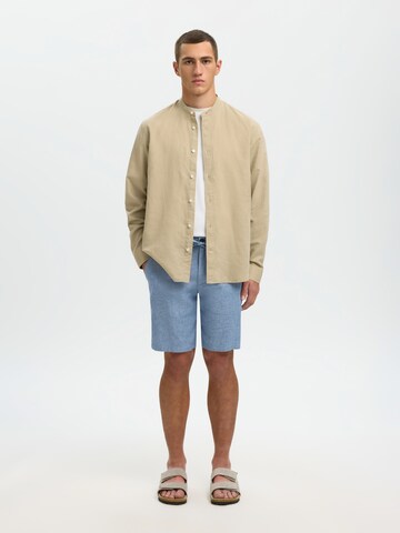 SELECTED Regular Chinobyxa 'SLHBrody' i blå