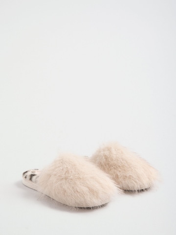 Lipsy - Zapatillas de casa en beige