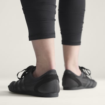 ADIDAS BY STELLA MCCARTNEY - Sapatilha de desporto '76' em preto