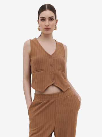 Gilet de costume No Matter What en marron : devant