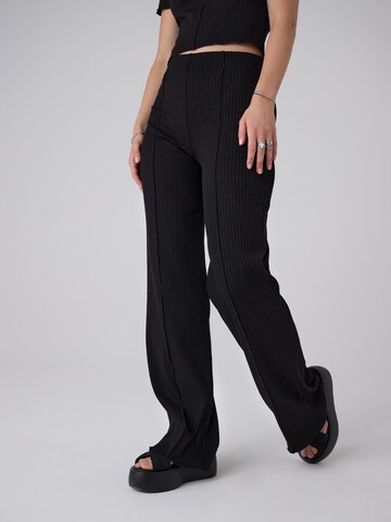 Wide Leg Pantalon 'Leesha' A LOT LESS en noir