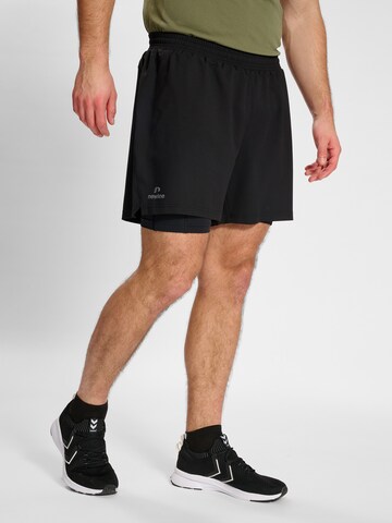 Newline Regular Sportshorts 'Dallas' in Schwarz: Vorderseite