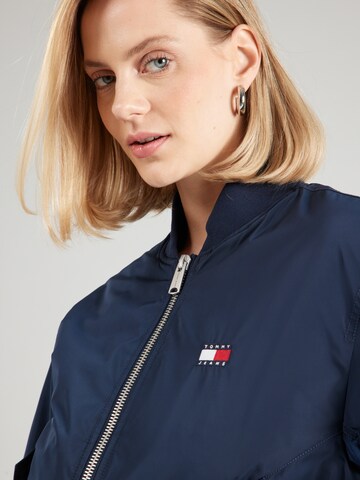 Tommy Jeans Jacke 'ESSENTIALS' in Blau