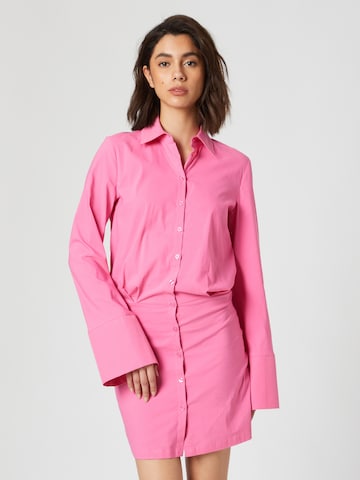 RÆRE by Lorena Rae Платье-рубашка 'Naomi' в Ярко-розовый