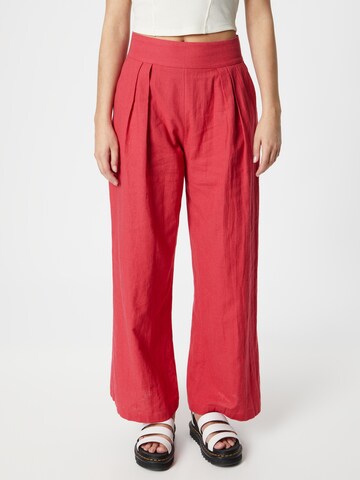 Abercrombie & Fitch Zvonové kalhoty Kalhoty se sklady v pase – červená: přední strana