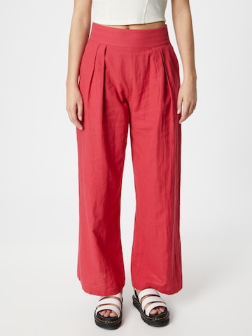 Abercrombie & Fitch - Pierna ancha Pantalón plisado en rojo: frente