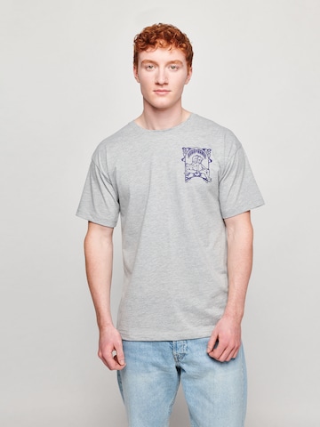 T-Shirt 'FREUNDE' ABOUT YOU x StayKid en gris : devant