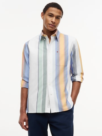 TOMMY HILFIGER Regular Fit Paita 'HERITAGE' värissä valkoinen: etupuoli