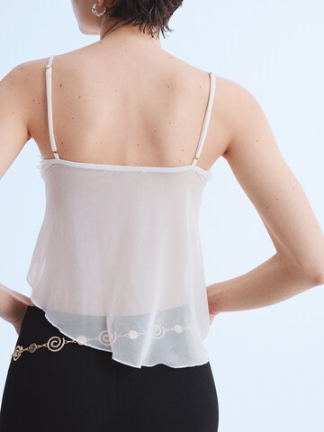 Top di Bershka in beige