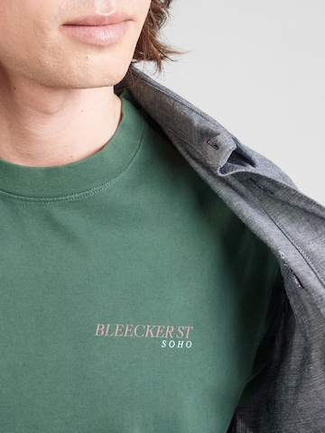 Abercrombie & Fitch Футболка в Зеленый