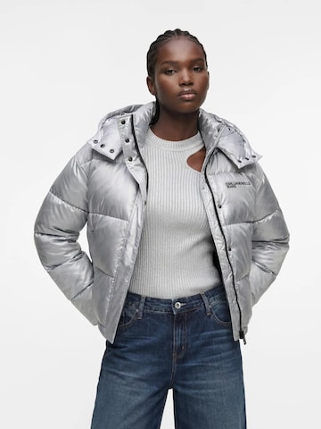 KARL LAGERFELD JEANS Zimná bunda - Sivá: predná strana