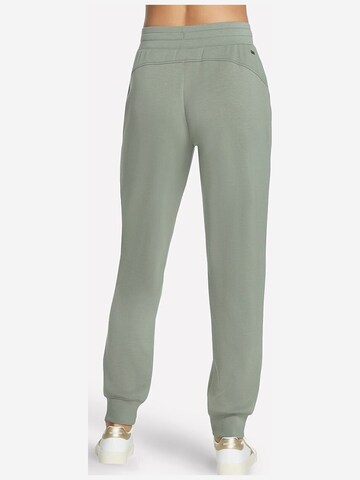 SKECHERS - regular Pantalón deportivo 'Skechers Elevate Jogger' en verde