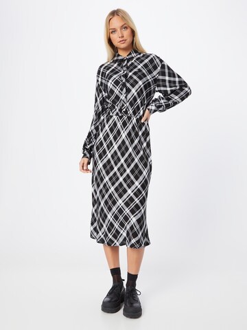 Tommy Jeans Shirt Dress in Black: front