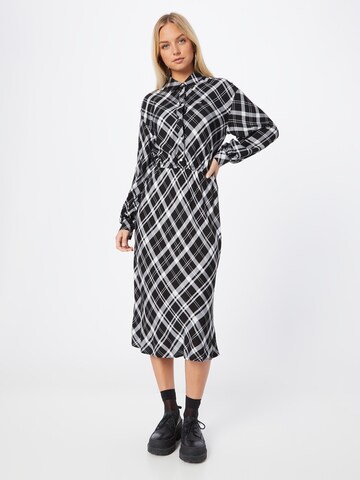 Tommy Jeans Shirt dress in Black: front