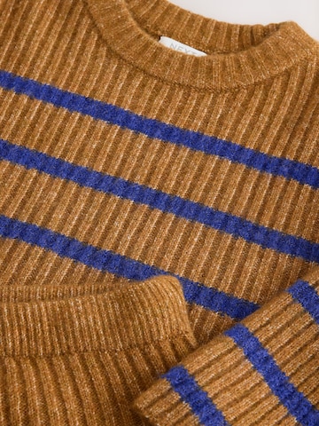 Next Set in Brown