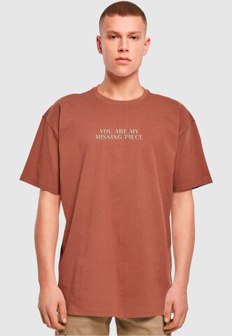 T-Shirt 'Missing Peace' Merchcode en marron : devant