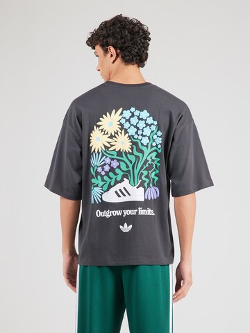 ADIDAS ORIGINALS Футболка '70S' в Серый: спереди