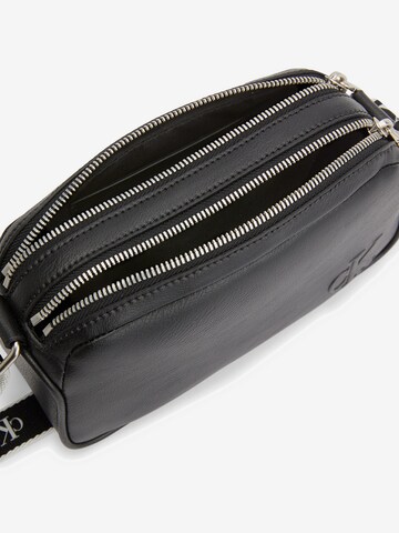 Calvin Klein Jeans - Bolso de hombro en negro