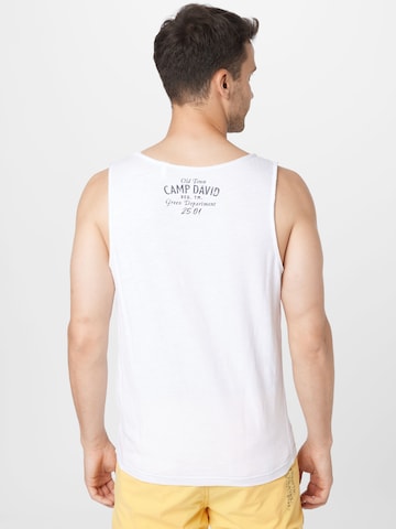 CAMP DAVID - Camiseta en blanco