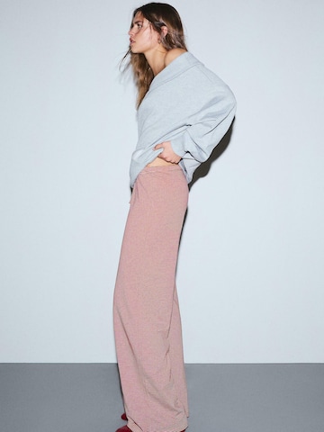 Bershka Široke hlačnice Hlače | rdeča barva