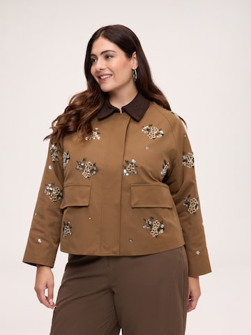 Fiorella Rubino Tussenjas in Bruin