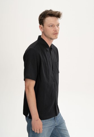 MELA - Ajuste regular Camisa 'Vivek' en negro