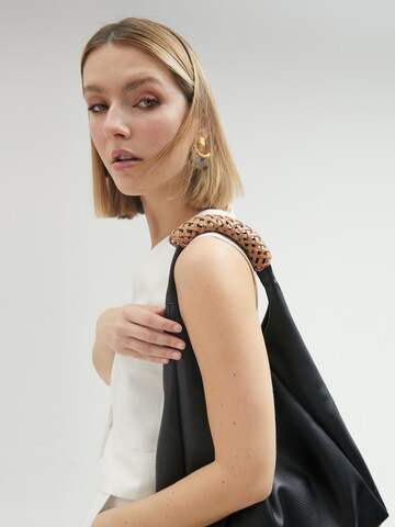 Shopper di Lola Casademunt in nero