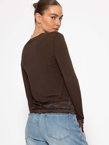 Maglietta di SASSYCLASSY in marrone