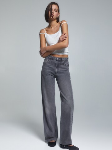 Pull&Bear Loosefit Jeans in Grau