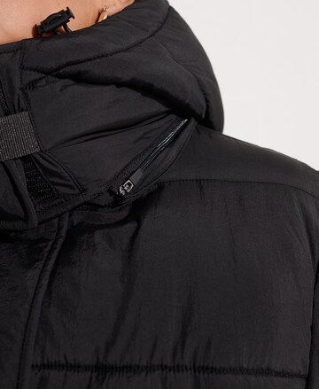 Superdry Jacke in Schwarz