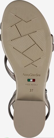 Nero Giardini Sandalen met riem in Zilver