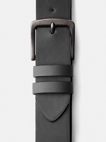 Bershka Riem in Zwart