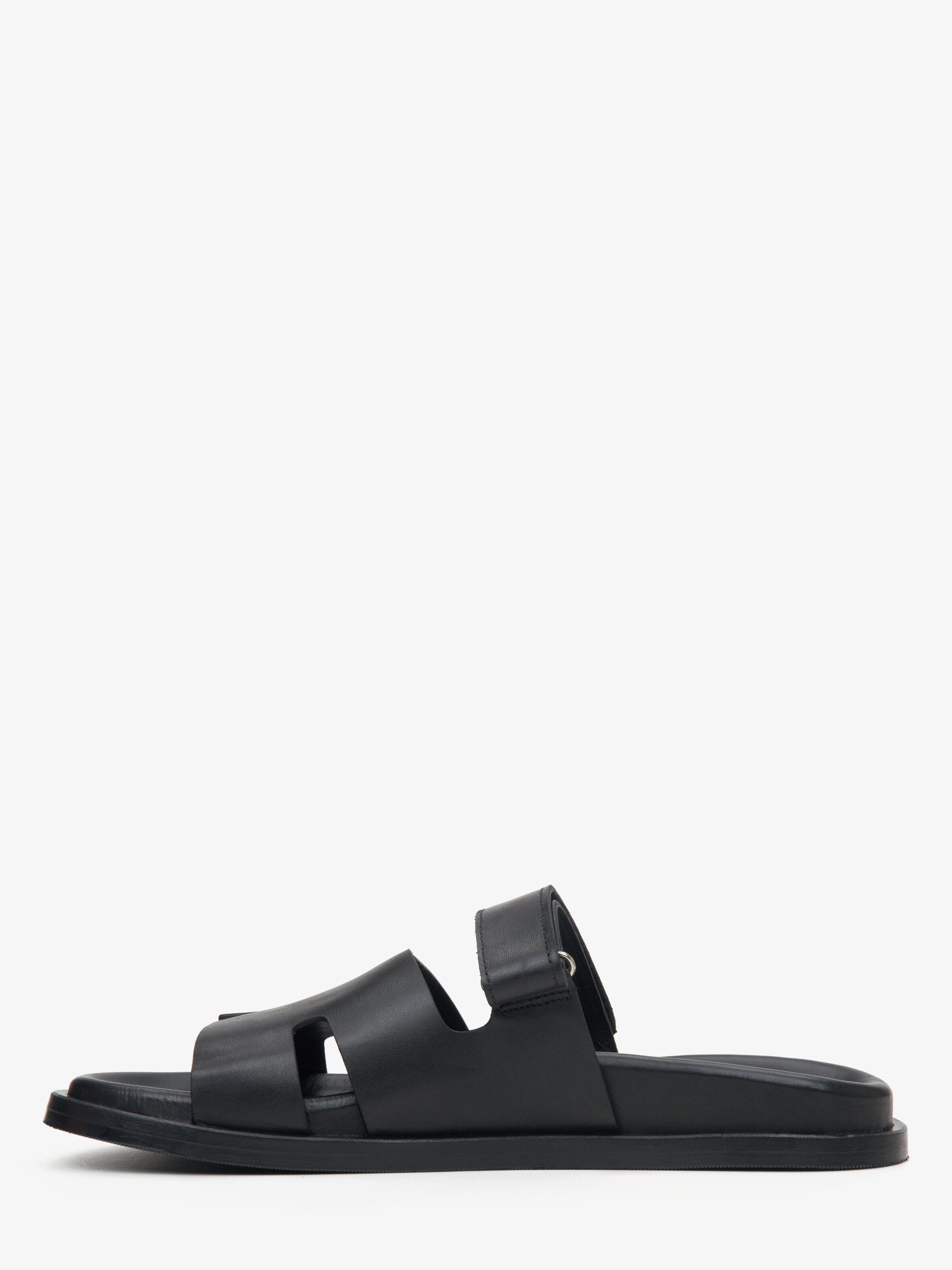 Estro Sandals '48-27' in Black