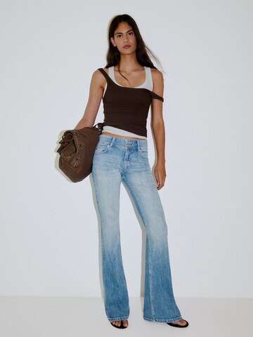 Bershka Boot cut Jeans in Blue