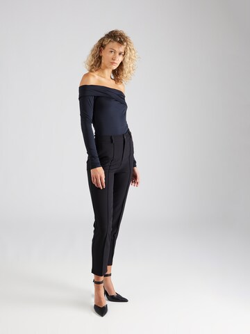 Maglietta 'Pina' di ABOUT YOU x Iconic by Tatiana Kucharova in nero