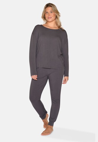 CC DK - Camiseta para dormir 'Britt' en gris: frente