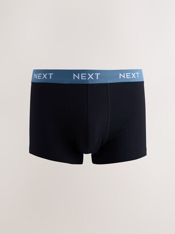 Boxeri de la Next pe negru