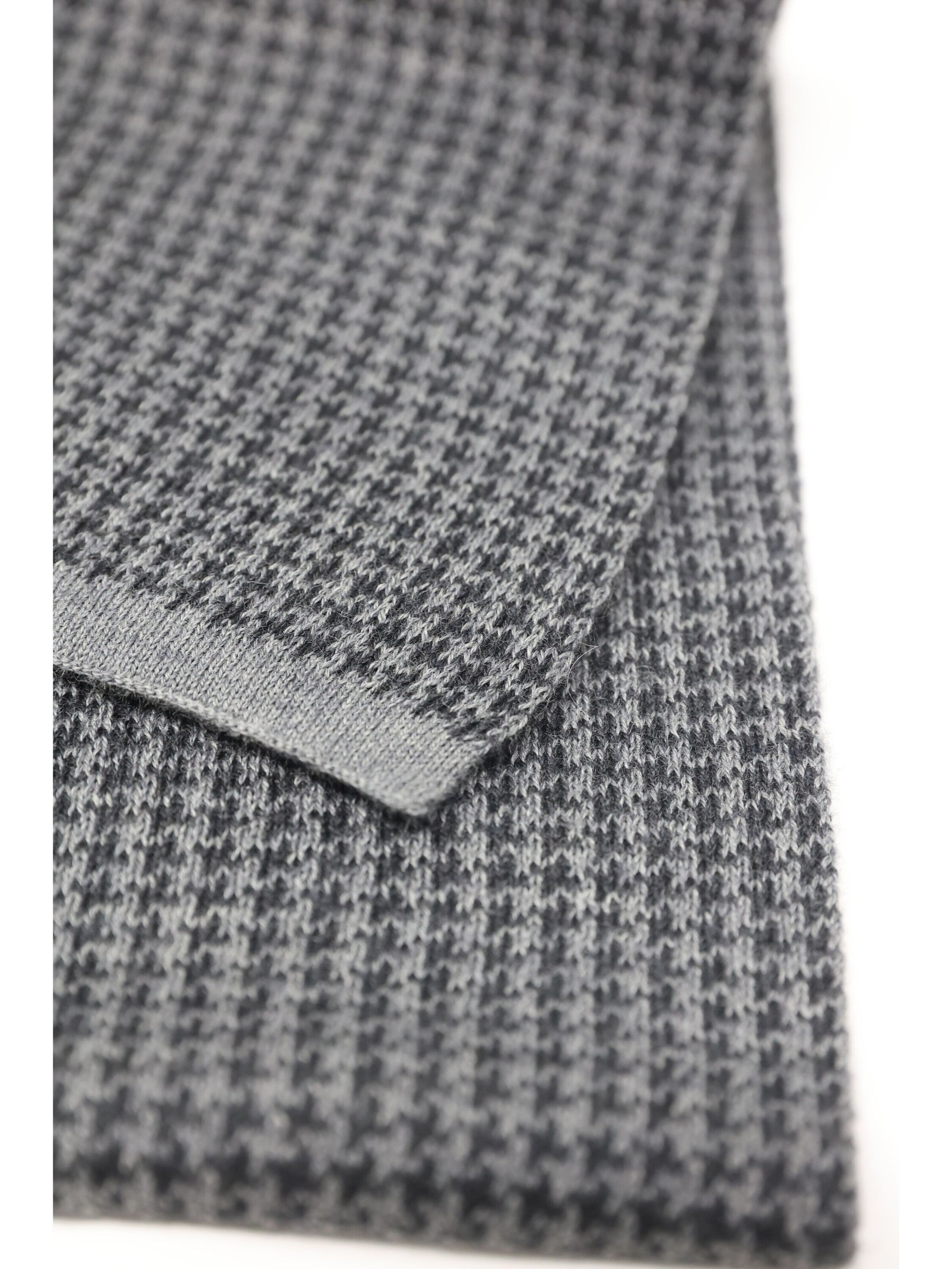 Real Guys Scarf in Black