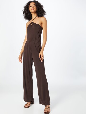 Monki - Jumpsuit en marrón: frente