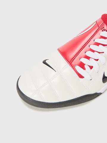 Baskets basses 'TOTAL 90' Nike Sportswear en blanc