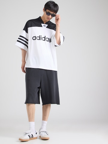ADIDAS ORIGINALS T-shirt i vit