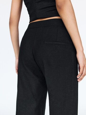 Loosefit Pantaloni di Pull&Bear in nero