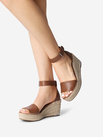 Dream Pairs Sandals in Brown