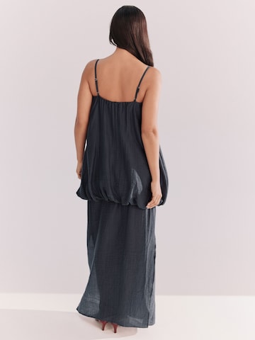 Next Top in Blau