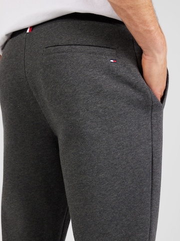 TOMMY HILFIGER Tapered Trousers in Grey